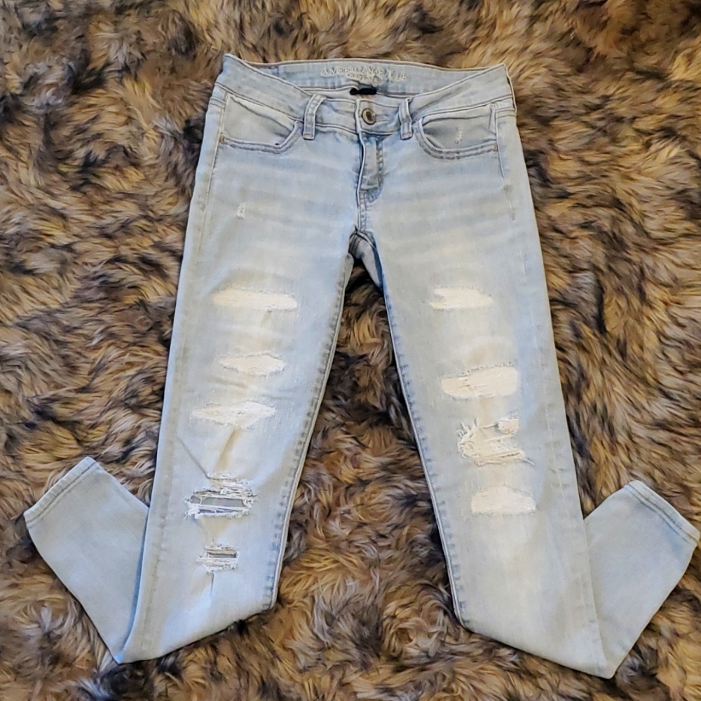 American Eagle Light Wash Distressed Jeggings